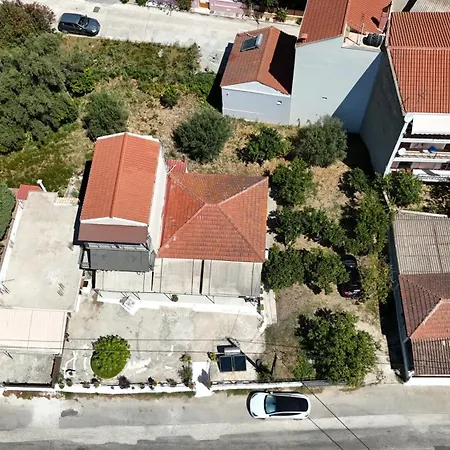 Zados Garden Villa, Nomade