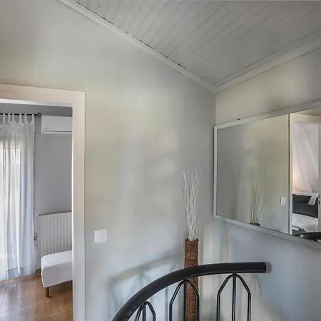 Nomade - 2br Bright Maisonette - Garden View Apartment