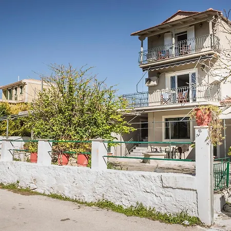 Apartment Zados Garden Villa, Nomade *